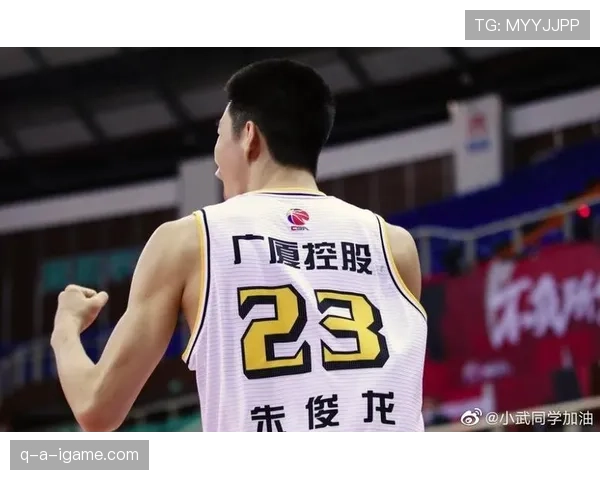 奥彭达朗斯强势崛起，闪耀赛场成足坛新星