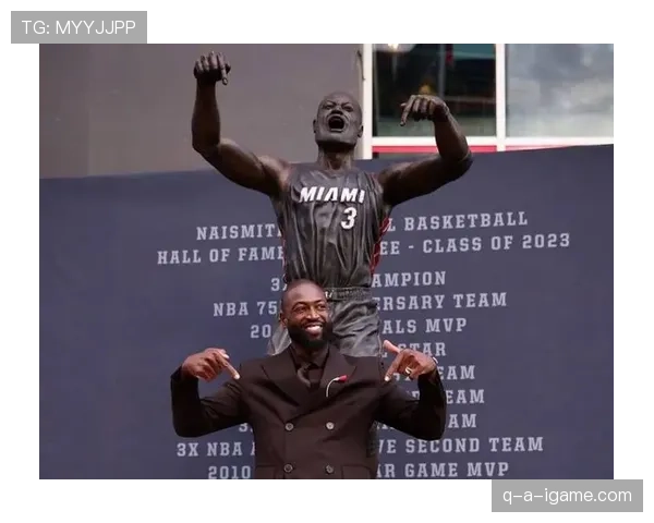 韦德关键战无球跑动制造错位，主导热火进攻变化